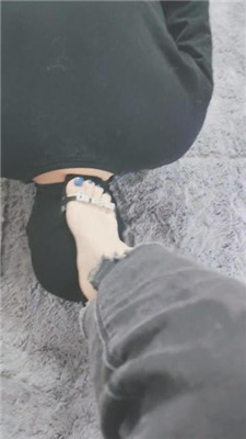 图片[3]-灵竹】反绑强制舔脚/胯下辱/闻舔高跟