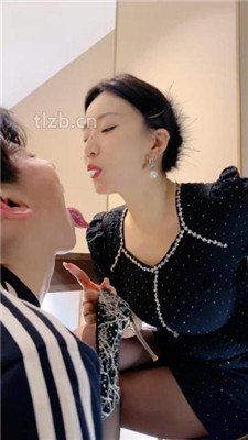 图片[20]-潘妮女王】喂口水/黑丝高跟美腿踩虐