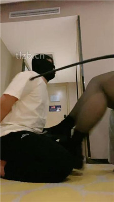 【宝珠姐姐】抽耳光/骑脖/短靴踩踏/舔脏鞋_绳艺库视频下载