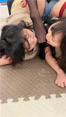 图片[19]-橙宝】三母畜-骑马/黑丝脚踩踏/奴下奴/转胯