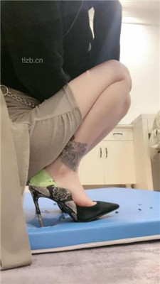 图片[2]-筱月】超艺术-高跟踩垫子