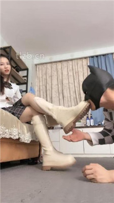 图片[2]-奶萍】强迫舔脏长靴臭脚/人体坐垫