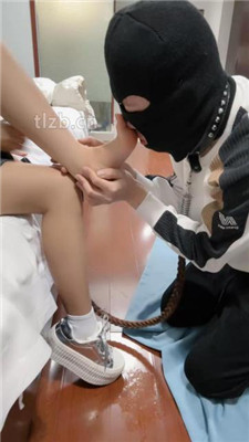 图片[8]-珂儿大小姐】舔超脏鞋底/裸足恋足/赏赐圣水