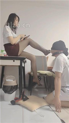 图片[8]-丫丫】高跟黑丝踩踏/挑战插嘴/嘴叼高跟/口水吐脸