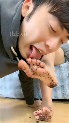 图片[4]-肉肉】强迫舔超脏裸足