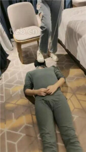 【青岛情侣主】情侣主玩虐绿帽大学生【下】_绳艺库视频下载