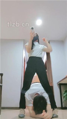 图片[4]-妮蔻】吃原味脚/骑马/铆钉鞋踩虐