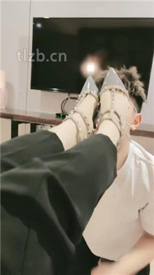 图片[11]-妮蔻】吃原味脚/骑马/铆钉鞋踩虐