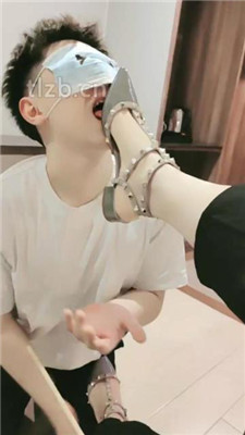 图片[13]-妮蔻】吃原味脚/骑马/铆钉鞋踩虐