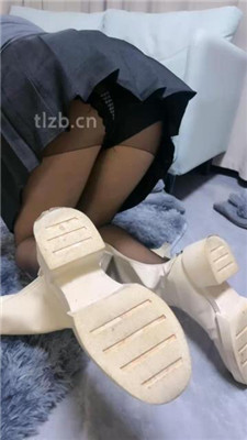 图片[6]-瑶瑶】母畜-胯下辱-做主人的擦鞋器-吃白袜