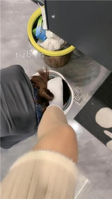 图片[5]-瑶瑶】母畜-胯下辱-做主人的擦鞋器-吃白袜