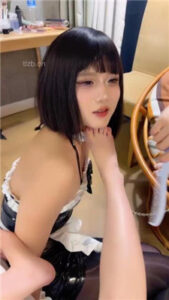 【玥樾】姐妹花玩弄变装狗弟弟【双视角版】_绳艺库视频下载