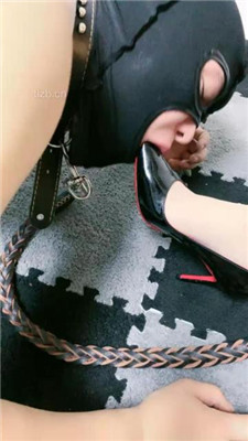 图片[11]-蜜糖情侣】骑马遛狗/抽耳光/鞋插嘴/肉丝脚踩