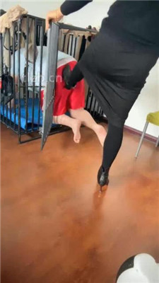 【冰色】家奴清理脏鞋底_绳艺库视频下载