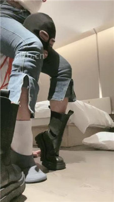 图片[14]-绝美兔女王】跪舔脏长靴臭白袜/捆绑踩踏