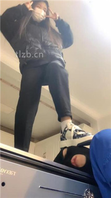 图片[9]-精神小妹】3S素人学生主-踩狗头/舔脏鞋