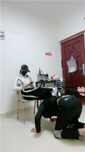 【美娜格格】健身女教练报复猥琐学员_绳艺库视频下载