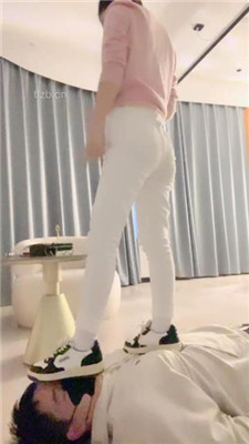 图片[2]-川野尤娜】运动鞋全体重踩踏/叼白袜提档/耳光