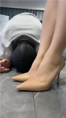 图片[10]-辣姐】高跟肉丝脚脚垫/踩踏喂食/下跪伺候