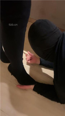 图片[3]-喵主】长靴高跟踩狗爪/狗链遛狗/舔脏鞋棉袜