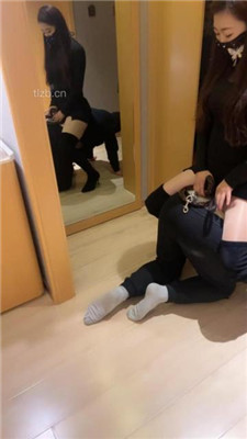 图片[12]-喵主】长靴高跟踩狗爪/狗链遛狗/舔脏鞋棉袜