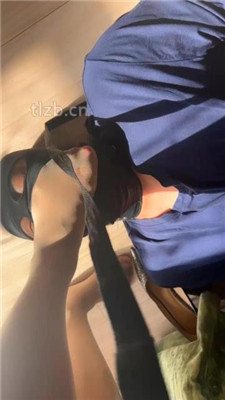 图片[3]-冰色】丝袜脚捂脸/掐乳/疯狂恋足舔