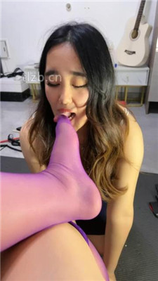 图片[4]-july】sp/闺蜜对着紫丝袜美腿发骚