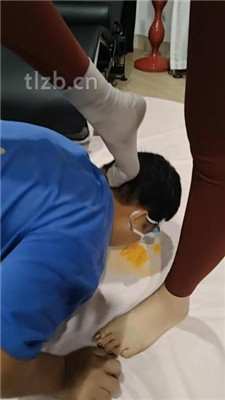 图片[19]-猫爷】楼梯间遛狗爬行/长靴踩/喂圣水/闻腋下/脚插嘴