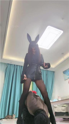 图片[6]-月影儿】兔女郎S-反绑-碾压踩狗头/数据线鞭打/美腿夹头/脚喂食