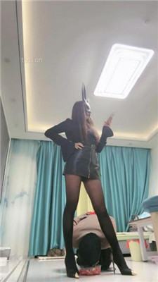 图片[14]-月影儿】兔女郎S-反绑-碾压踩狗头/数据线鞭打/美腿夹头/脚喂食