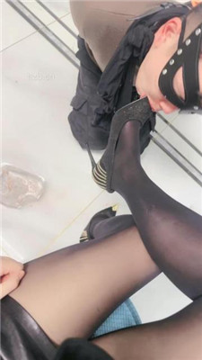 图片[15]-月影儿】兔女郎S-反绑-碾压踩狗头/数据线鞭打/美腿夹头/脚喂食