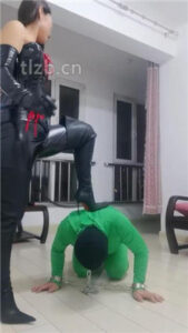 【冷御女王】首次开发刑奴_绳艺库视频下载