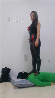 图片[5]-冷御女王】首次开发刑奴-全体重踩踏/鞭打/手脚耳光