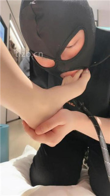 图片[11]-尤黎】黑丝裸足-脚下踩踏喂食/喂圣水