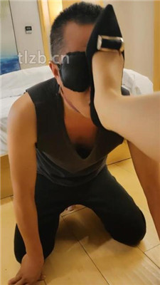 图片[6]-情侣念主】跪舔平底鞋原味jio/灌圣水/衣架抽