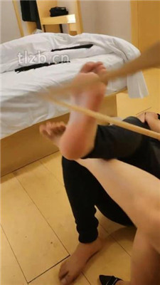 图片[13]-情侣念主】跪舔平底鞋原味jio/灌圣水/衣架抽