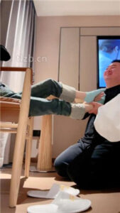 【崔崔】原味棉袜裸足恋足狂舔_绳艺库视频下载