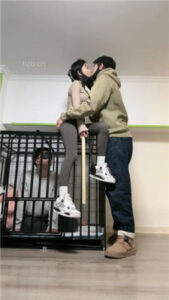 【菜小心】情侣主狗笼圈养虐绿帽/强制吃byt_绳艺库视频下载