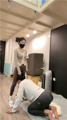 图片[8]-菜小心】情侣主狗笼圈养虐绿帽/强制吃byt