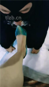 【若澜】奶狗裸足恋足舔_绳艺库视频下载