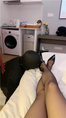 图片[3]-然然情侣S】高跟踩狗爪/骑马/下跪恋足舔