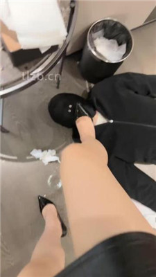 图片[20]-禾未】模特S-黑丝高跟美腿踩虐/人体鞋架