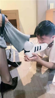 图片[7]-曦姐】白袜塞嘴/跪舔高跟黑丝/脚下喂食完整版】