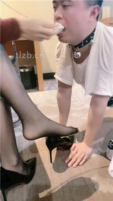 图片[9]-曦姐】白袜塞嘴/跪舔高跟黑丝/脚下喂食完整版】