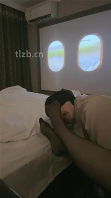 图片[2]-姬皇】丝袜美腿恋足舔