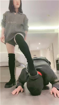 图片[7]-颜值S】给狗子立规矩–耳光/鞭打/踢踹口水