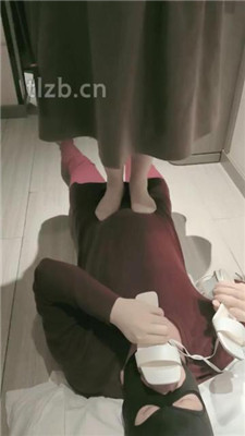 图片[11]-樊樊】肉丝脚全体重踩踏/闻脏鞋臭袜/骑马骑脖