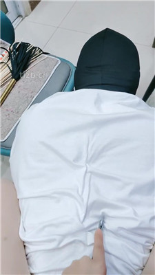 【奶糖】滚轮虐/脚插嘴/丝袜塞嘴/裸足恋足舔_绳艺库视频下载