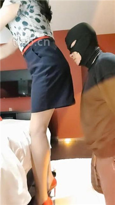 图片[9]-米小唐】空姐制服诱惑-高跟美腿踩虐