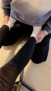 【苒溪】清理脏长靴踩踏虐乳/闻白袜鞋窝_绳艺库视频下载